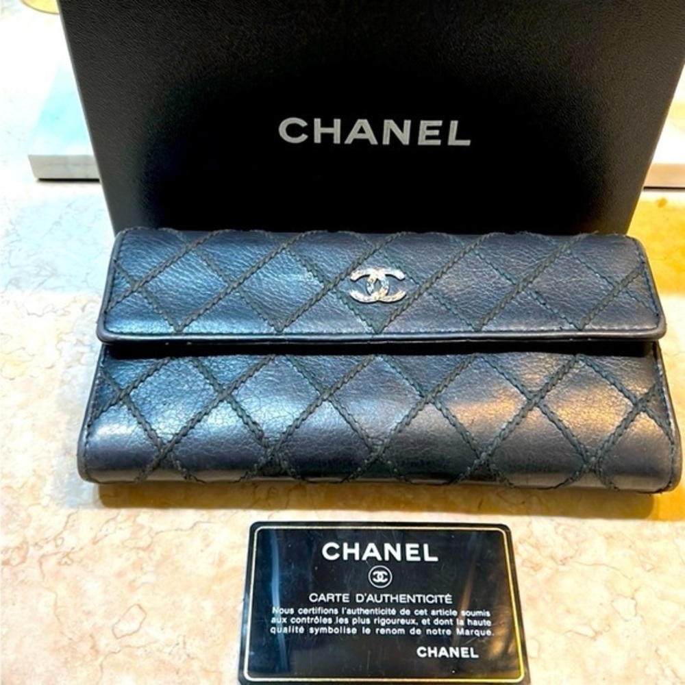 Authentic Chanel Diamond Stitch Long Leather Wallet.